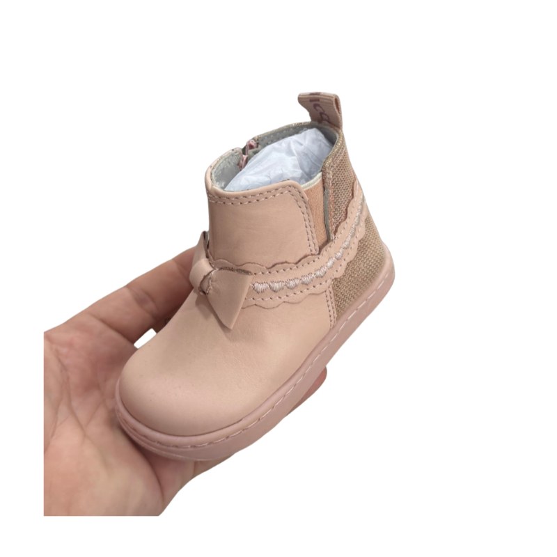 بوت للرضع بنات Chicco وردي بفيونكة