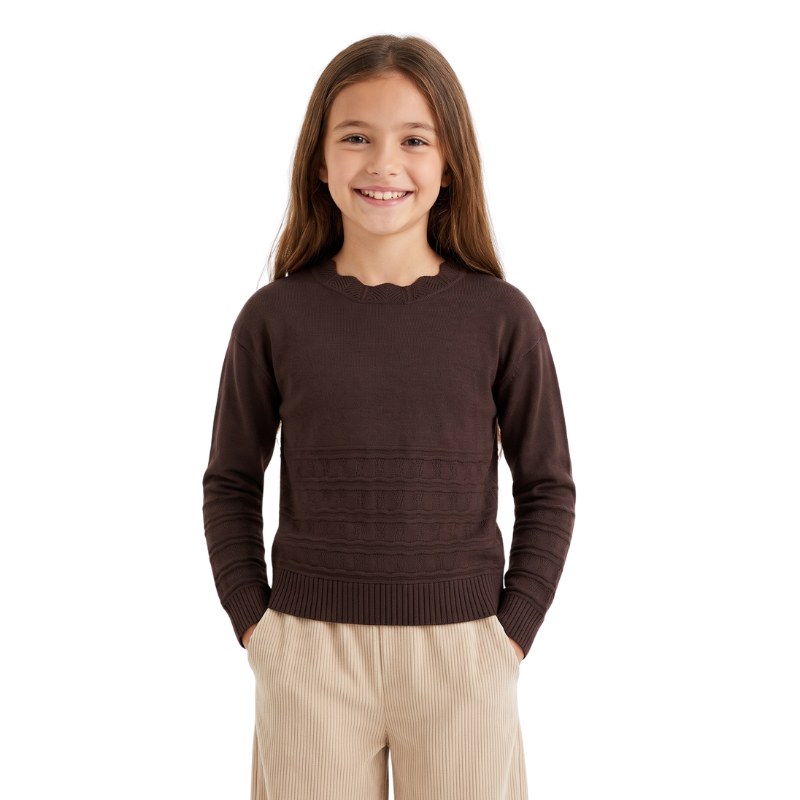 Pull G66 porté — couleur chocolat